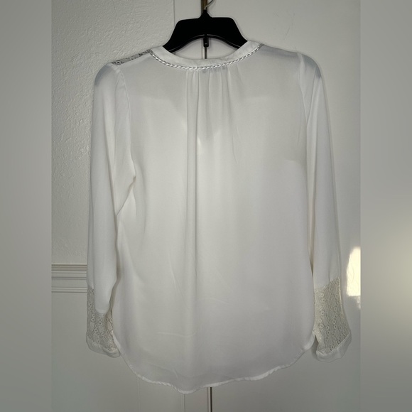 Neiman Marcus White Lace Detail Blouse size XS - Picture 4 of 8